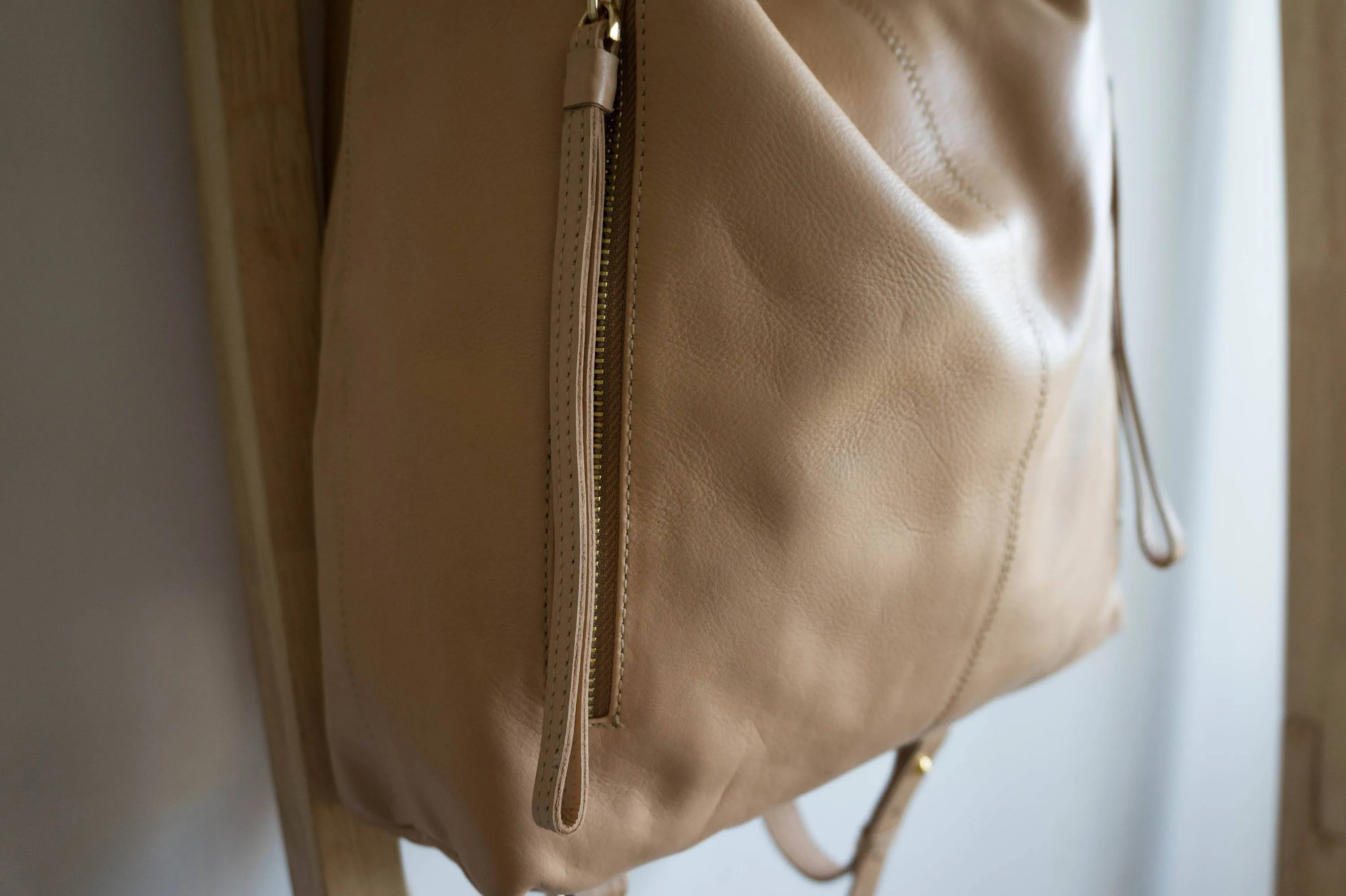 Neve Hobo Convertible Tote in Nude