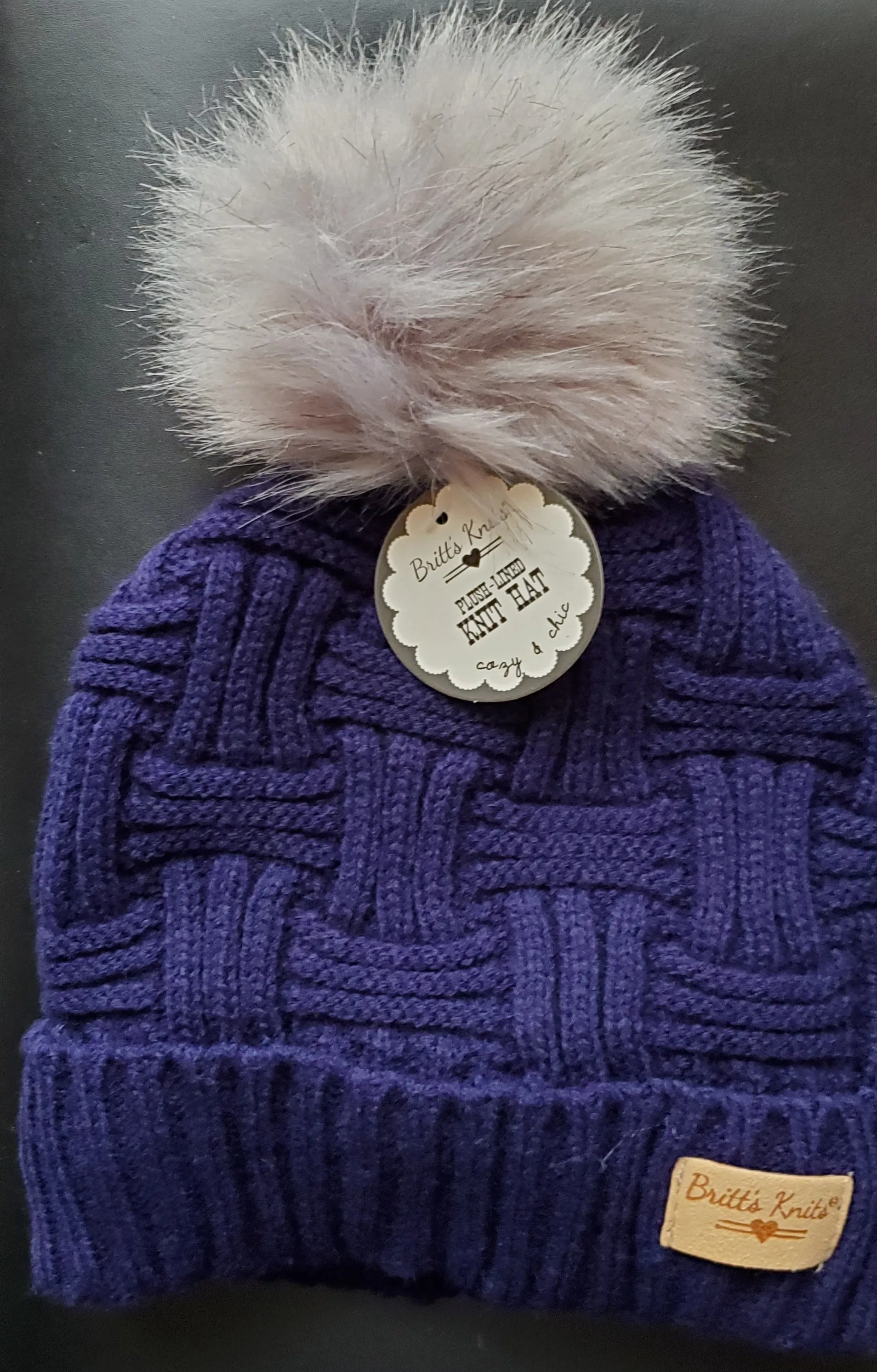 Plush-Lined Knit Beanie in Navy